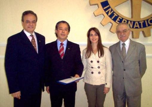 Antonio Gava Netto, presidente do Rotary Club São Paulo, Renata e Dr. Chicani